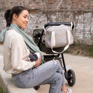 Cape d'allaitement mom'n play Babymoov