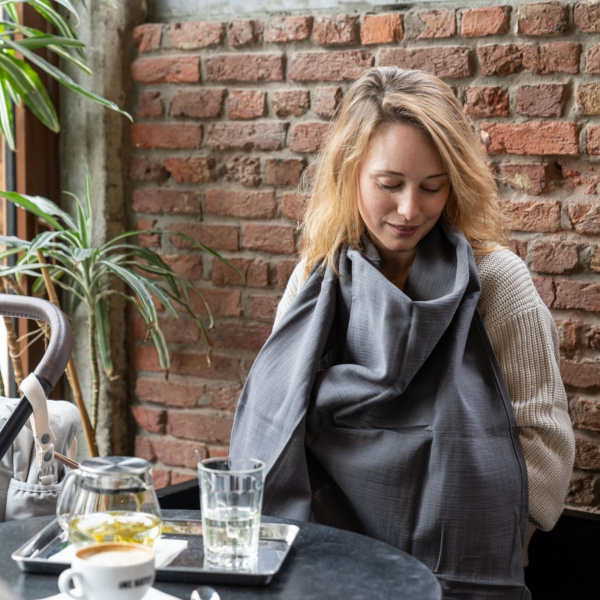 Cape d'allaitement mom'n play tetra grey Babymoov