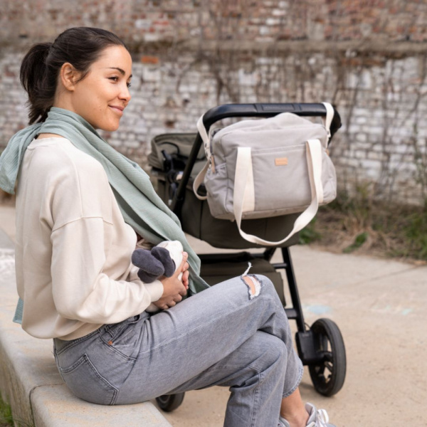 Cape d'allaitement mom'n play tetra green Babymoov