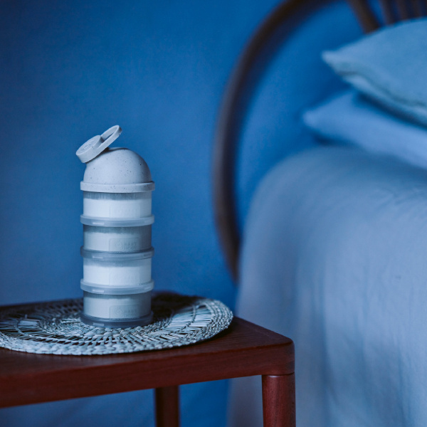 Boîte doseuse babydose ergonomique beige Babymoov