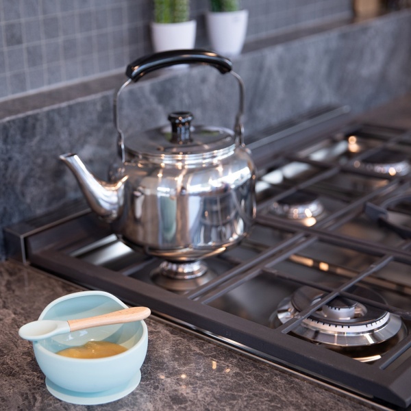 Assiette ventouse silicone & cuillère gris Bo jungle