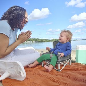 Chaise pliable bébé grise Bright starts