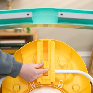 Trotteur d'éveil et d'activité bébé Bright starts