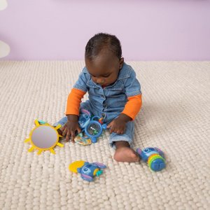 Coffret cadeau pour bébé avec 4 jouets stitch Bright starts