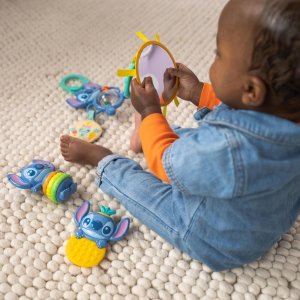 Coffret cadeau pour bébé avec 4 jouets stitch Bright starts