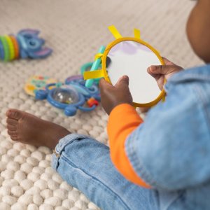 Coffret cadeau pour bébé avec 4 jouets stitch Bright starts