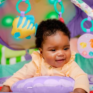 Tapis et arche d'éveil ariel la petite sirène Bright starts