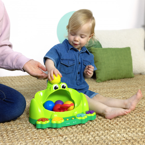 Jouet d’éveil interactif avec balles rebondissantes Bright starts