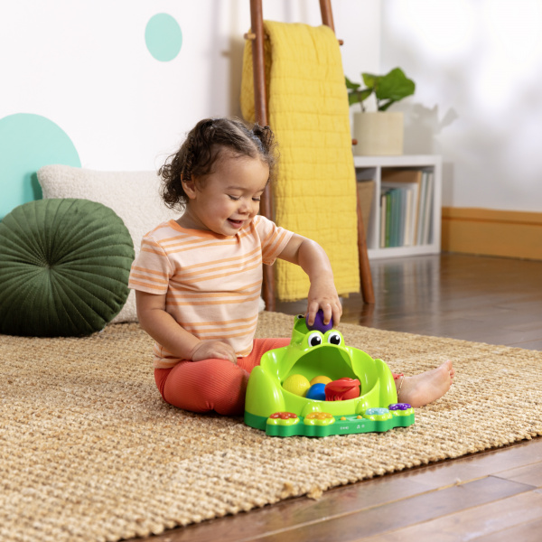 Jouet d’éveil interactif avec balles rebondissantes Bright starts