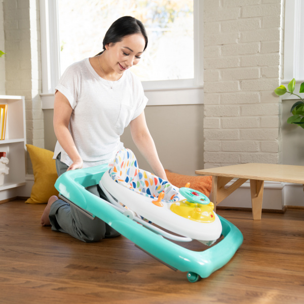 Trotteur lumineux et sonore ready to roll Bright starts