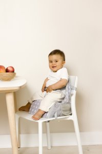 Rehausseur de chaise nomade travel up white stars Babytolove