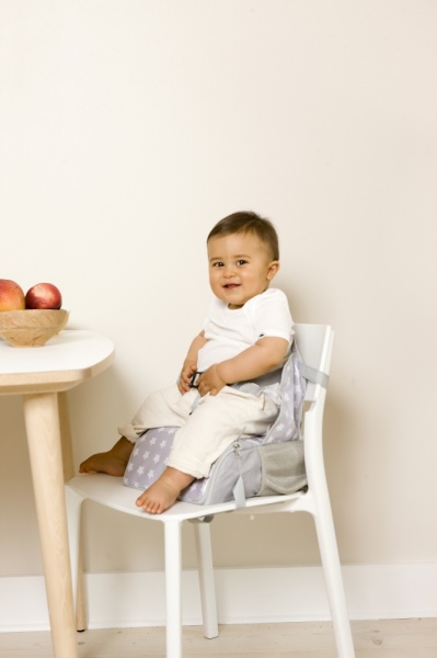 Rehausseur de chaise nomade travel up white stars Babytolove