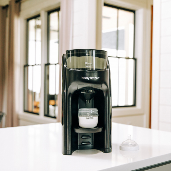 Préparateur de biberons formula pro advanced all black Babybrezza