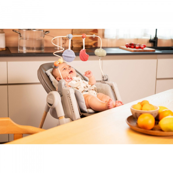 Barre de jeu arc-en-ciel chaises polly armonia neutre Chicco