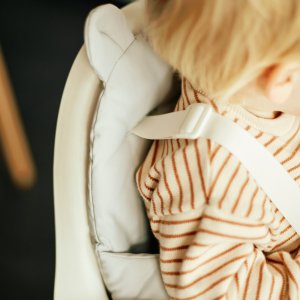 Coussin pour chaise haute déperlant gris Childhome