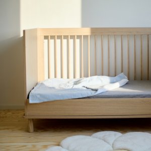 Chambre bébé duo lit 70x140 + commode à langer nordica naturel avec pieds chêne Childhome