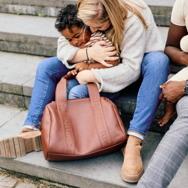 Sac à langer mommy club signature simili cuir marron foncé Childhome