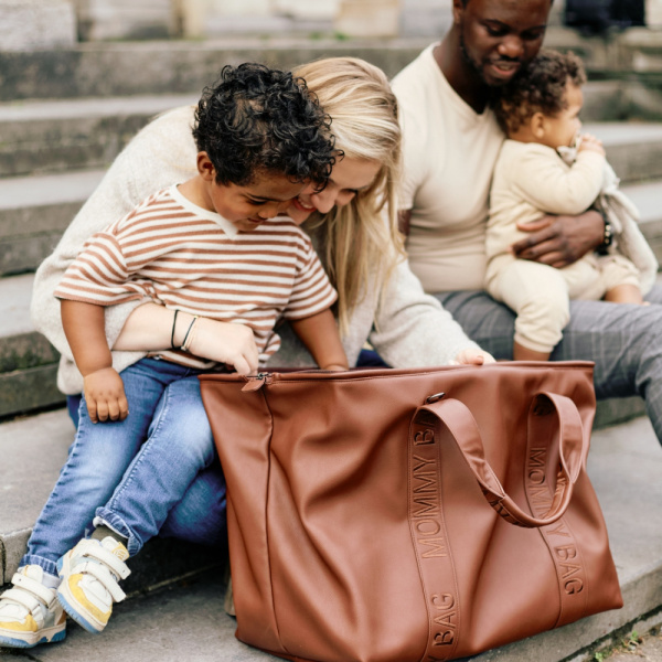 Sac à langer mommy bag signature simili cuir marron foncé Childhome