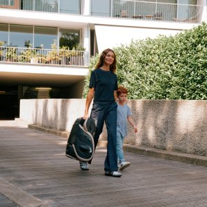 Siège auto pliable i-size solution g2 i-fix almond beige Cybex