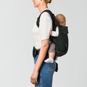 Porte bébé physiologique laya magic black Cybex