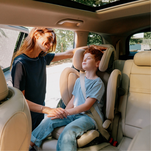 Siège auto pliable i-size solution g2 i-fix tissu plus moon black Cybex