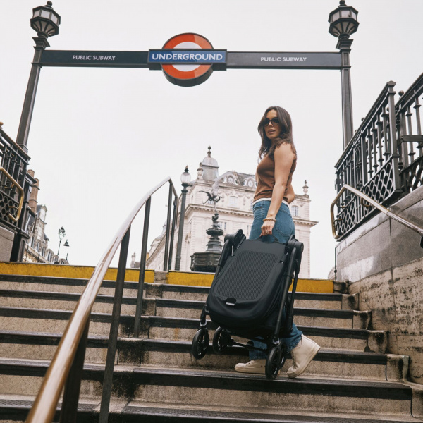 Poussette ultra légère melio carbon candy pink Cybex