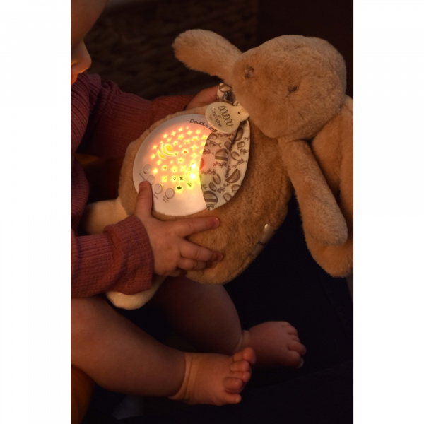 Veilleuse musicale projection d'étoiles lapin doudou beige sable Doudou et compagnie