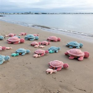 Peluche géante les ptipotos tortue sauvenou rose Les deglingos