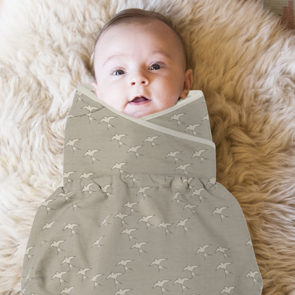 Couverture bébé d'emmaillotage hirondelles de Ergobaby