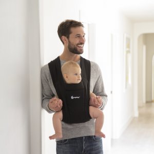 Porte-bébé embrace noir intense Ergobaby