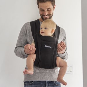 Porte-bébé embrace noir intense Ergobaby