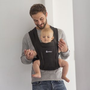 Porte-bébé embrace noir intense Ergobaby