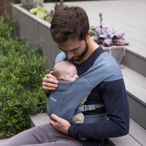 Porte bébé embrace Ergobaby