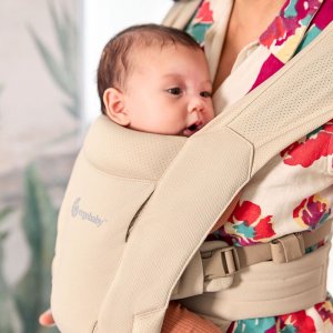 Porte bébé embrace Ergobaby