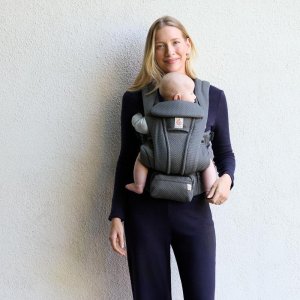 Porte bébé omni deluxe graphite grey Ergobaby