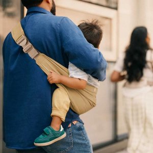 Porte bébé sling upsie camel Ergobaby