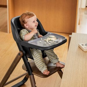 Siège bébé et tablette evolve bois foncé Ergobaby
