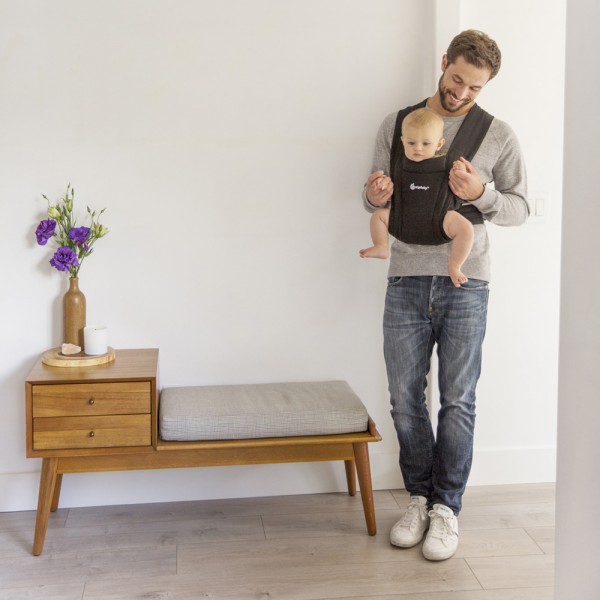 Porte-bébé embrace noir intense Ergobaby