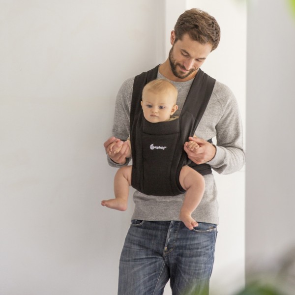 Porte-bébé embrace noir intense Ergobaby