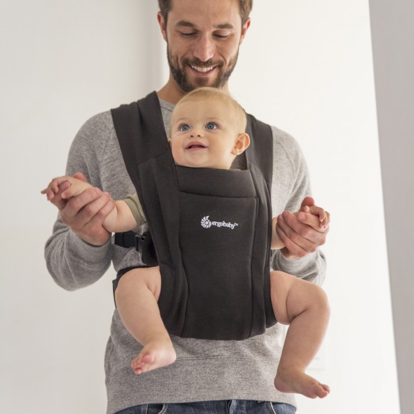 Porte-bébé embrace noir intense Ergobaby