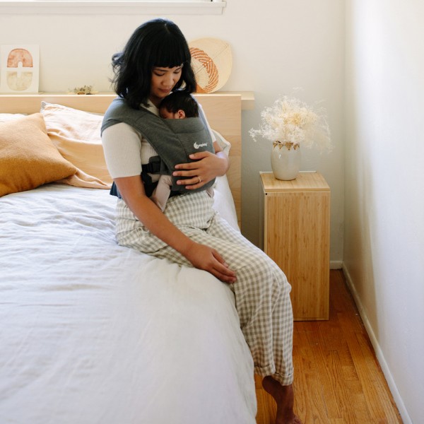 Porte-bébé embrace terracotta Ergobaby