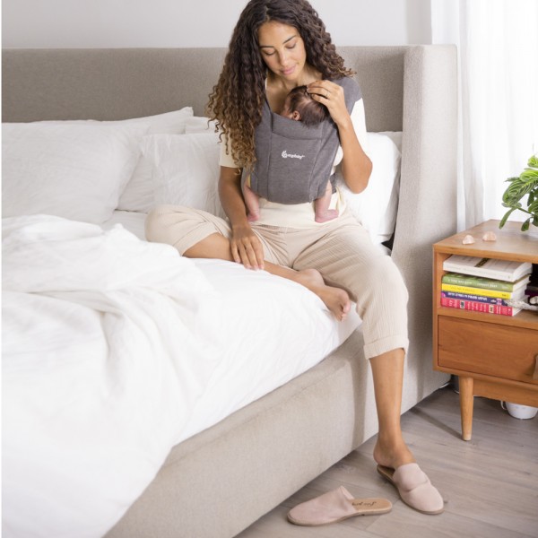 Porte-bébé embrace terracotta Ergobaby