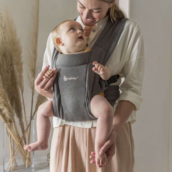 Porte-bébé embrace terracotta Ergobaby