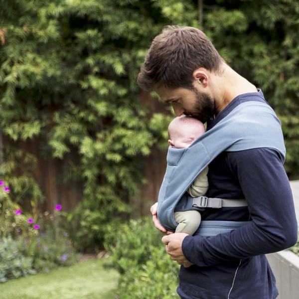 Porte-bébé embrace terracotta Ergobaby