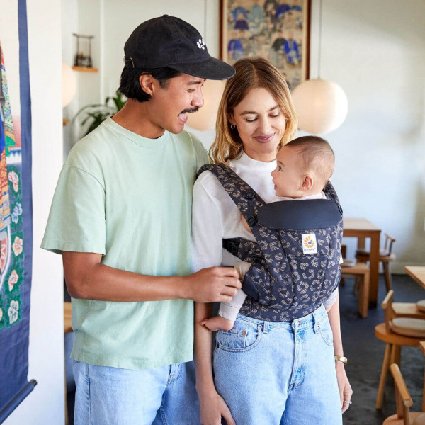 Porte bébé omni dream rose quartz Ergobaby
