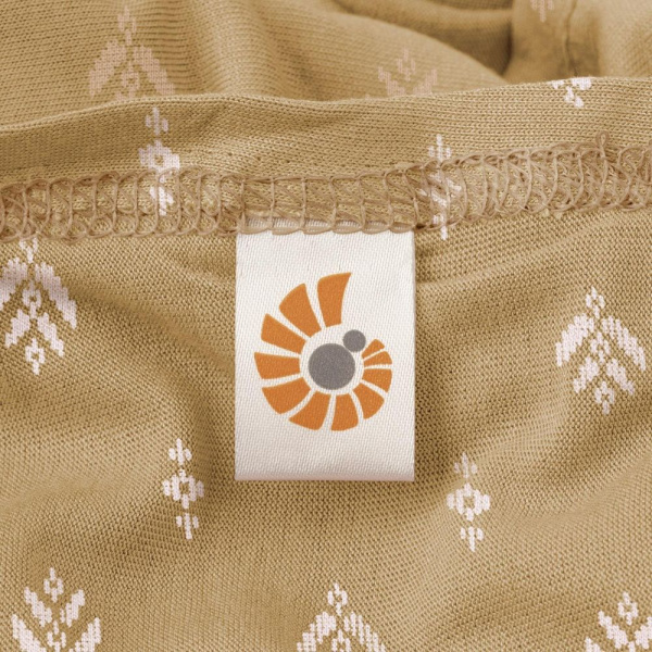 Écharpe de portage aura en tissu tricoté camel Ergobaby