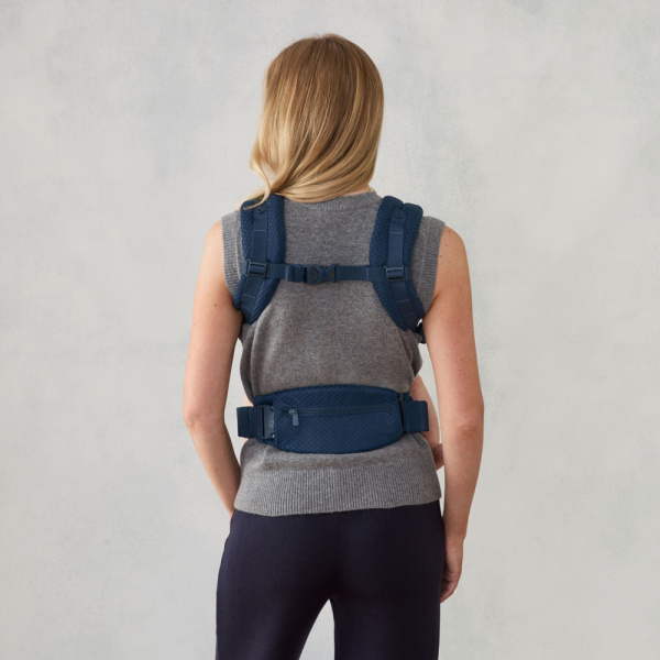 Porte bébé omni deluxe midnight blue mesh Ergobaby