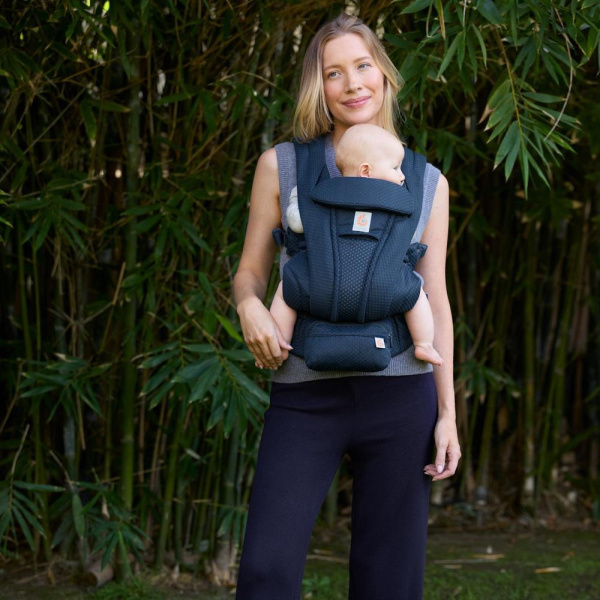 Porte bébé omni deluxe midnight blue mesh Ergobaby
