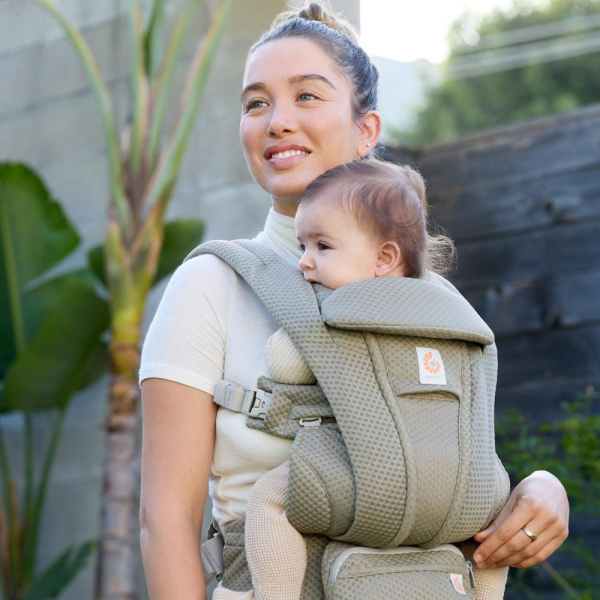 Porte bébé omni deluxe soft olive Ergobaby