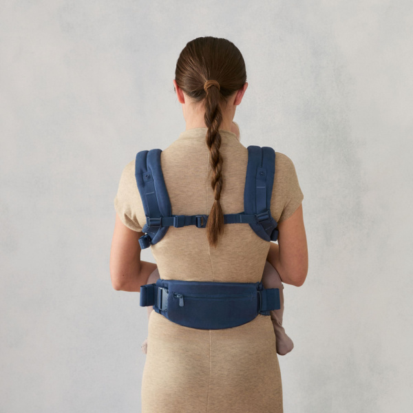 Porte bébé omni deluxe midnight blue Ergobaby